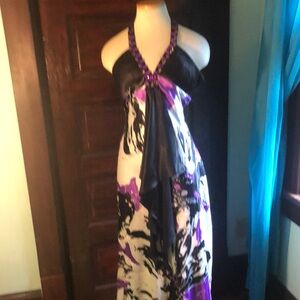 Vintage Dave & Johnny sz 4 formal halter neckline/ black, white,and purple dress